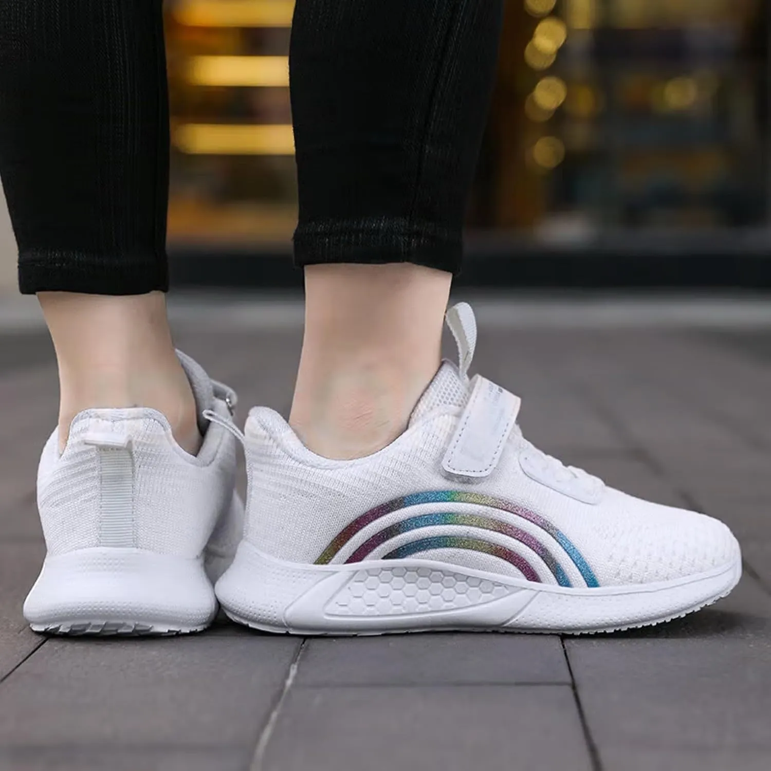 Girls Running Shoes Lightweight Kids Shoes Non-Slip White Sneakers Comfortable Athletic Shoes for School Sports Breathable Running Sneakers Little Big Size