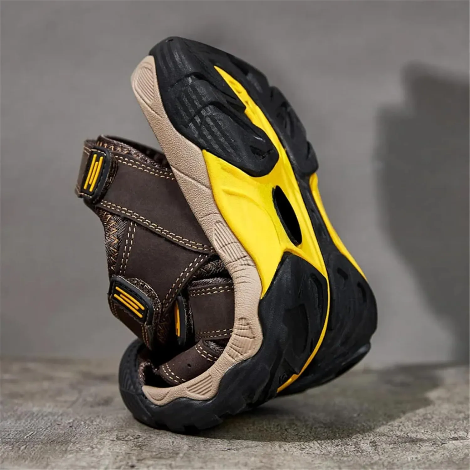 Men's Comfy Breathable Sports Sandals Light Outdoor Trekking Trails Shoes