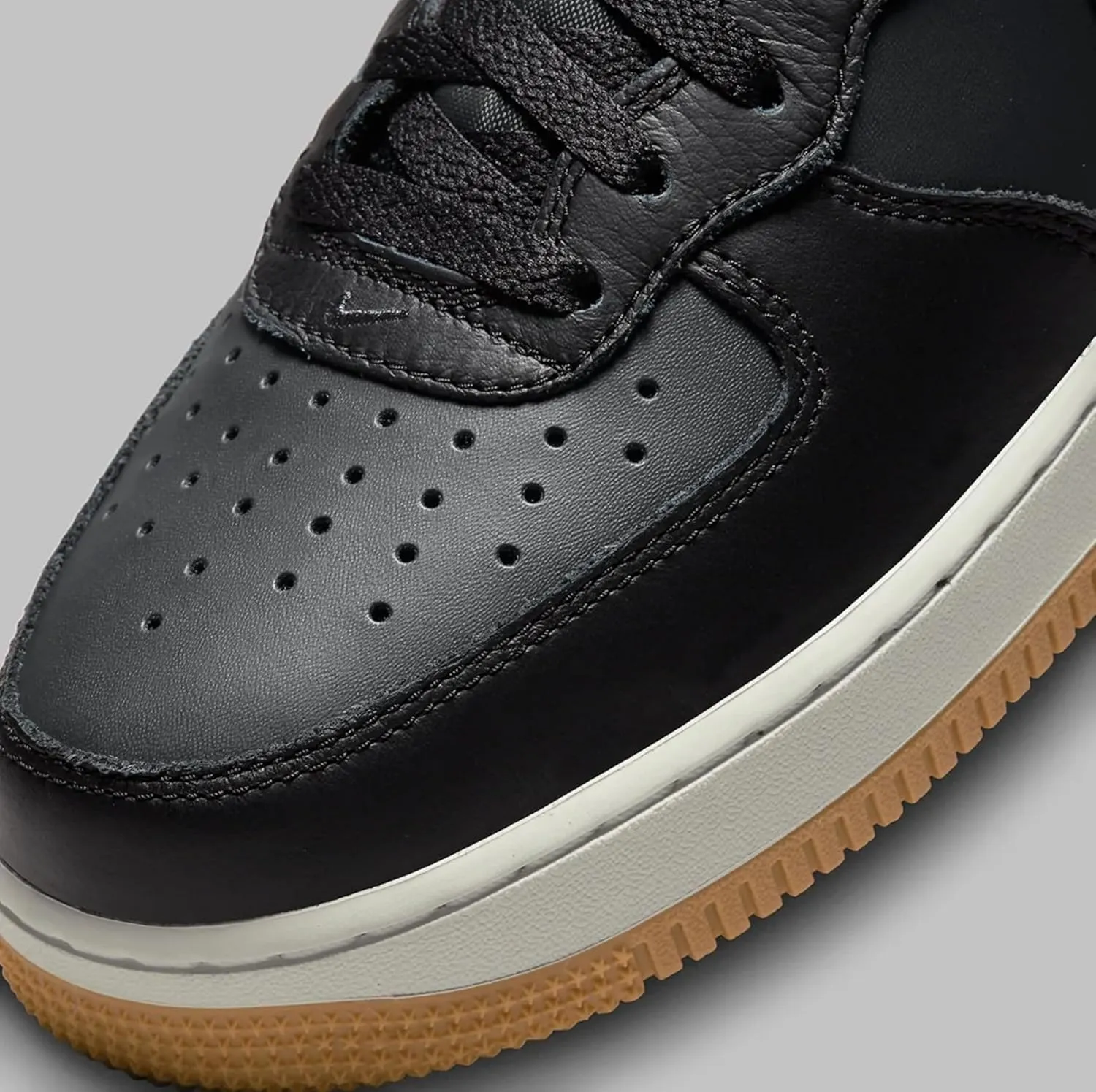 Nike Men's Low-Top Sneaker