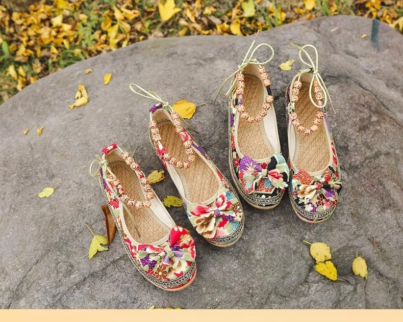 Women's Tribal Flower Platform Mules - Closed Toe Wedge Slides Sandals.Retro Ethnic Style Canvas Loafers & Slip-Ons